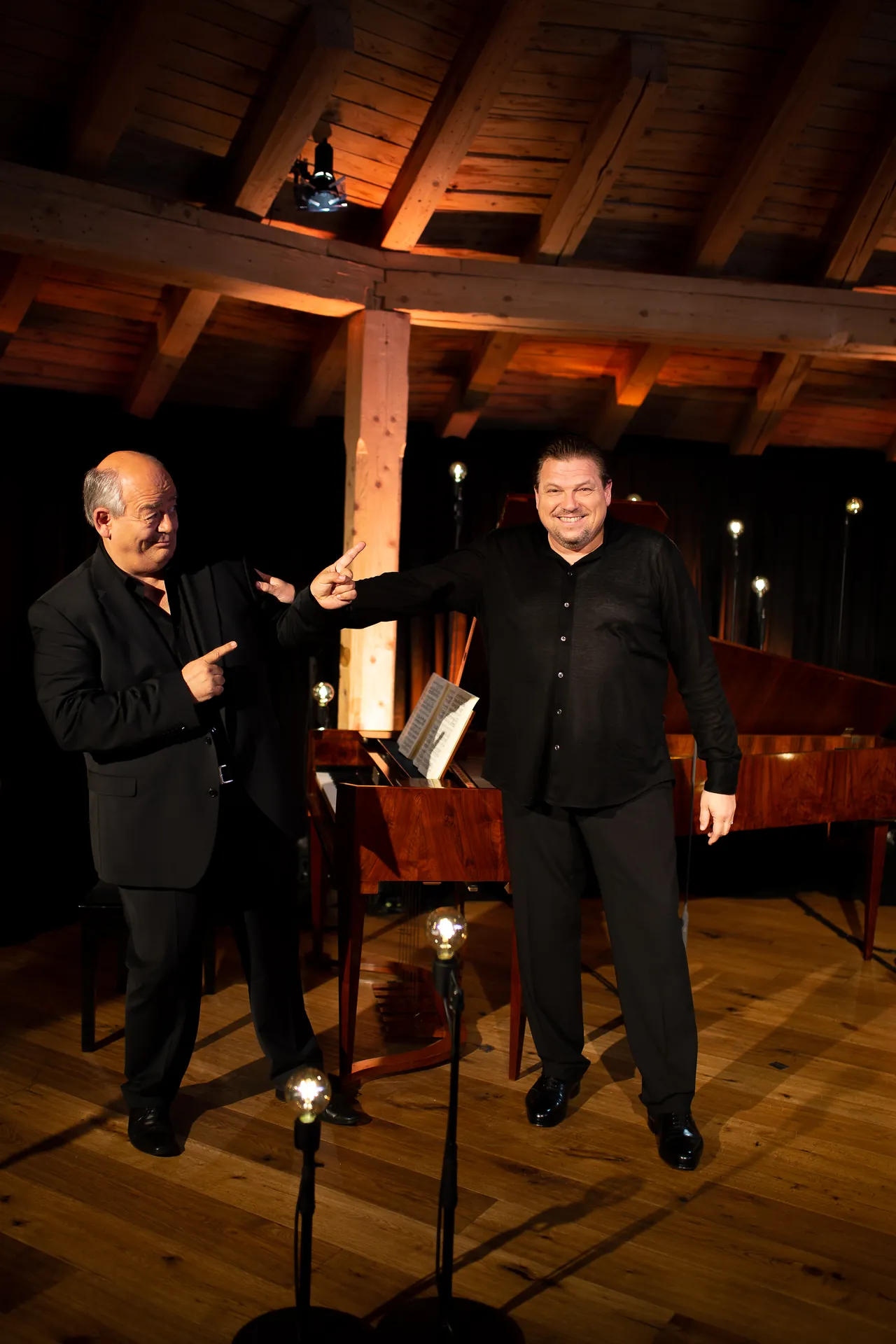 Christoph Hammer and Michael Schade at the fortepiano in the auditorium of Mittersill Castle